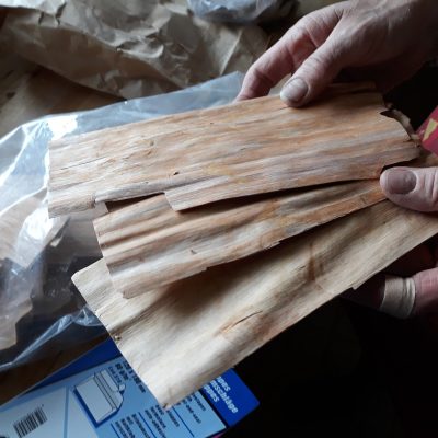 Pettuliina: inner bark of the pine, historically used in Finland as flour substitute when dried and grounded during the famines; in present-day Finnish Karelia is known as a healthy food. Photo by Renata Soukand